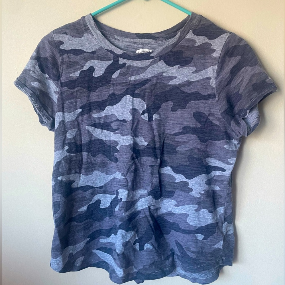 Old navy everywear camo shirt size S petite
